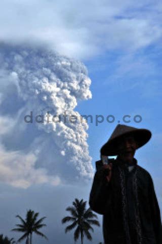 Debu Vulkanik Gunung Merapi DATATEMPO