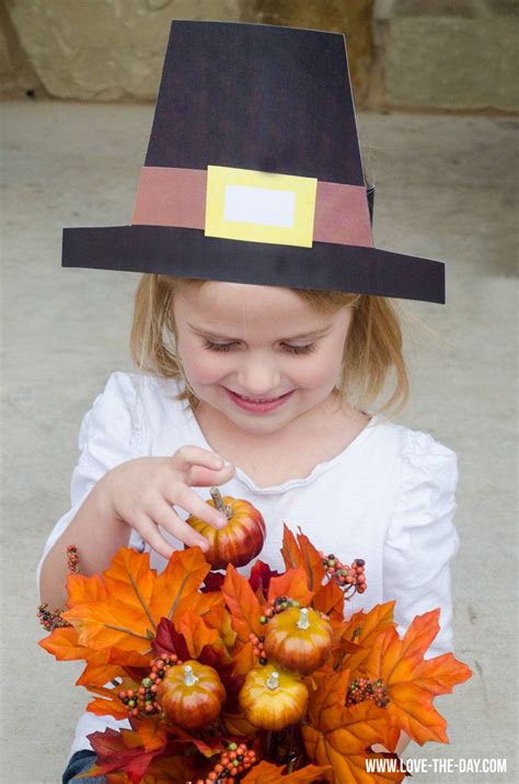 Pilgrim Crafts For Kids: Pilgram Hat Tutorial