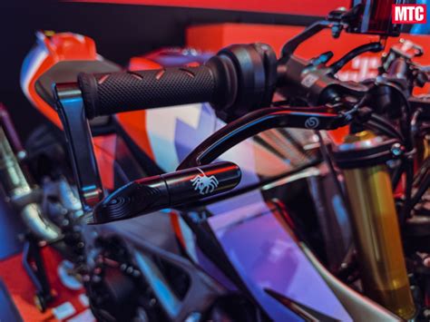 Tín đồ Hyper naked khóc thét khi nhìn thấy cực phẩm Aprilia TUONO V4 X Limited 30 2banh vn