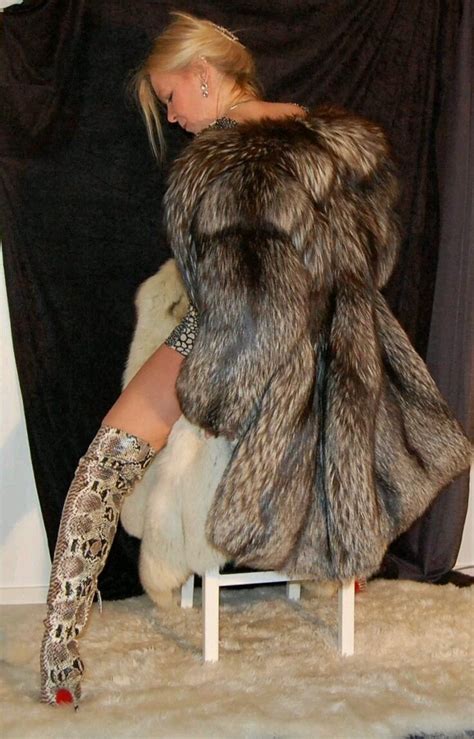 Pin On Sexy Women In Fur