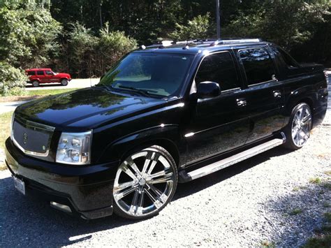 2005 Cadillac Escalade Information And Photos Momentcar