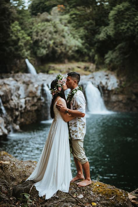 Sunset Hawaiian Waterfall Weddings Sunset Ranch Hawaii Barn & Farm