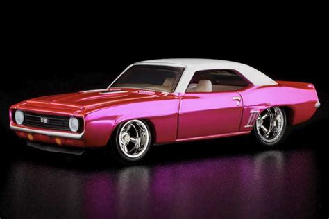 Hot Wheels RLC Exclusive Chevy Camaro SS Spectraflame Pink October Exterior