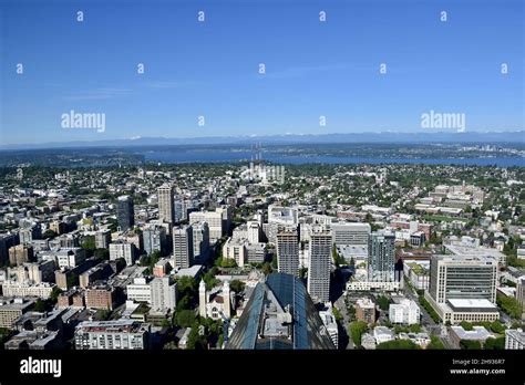 View of Seattle and its surrounding areas from the Observation Deck ...