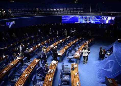 Senado aprova PEC que cria segurança jurídica ao piso da enfermagem