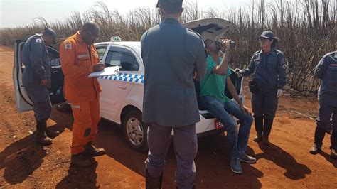 Taxista fica preso em porta malas durante 4h em local onde incêndio