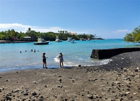 Keauhou Bay & Harbor, Kailua-Kona - Hawaii Beaches