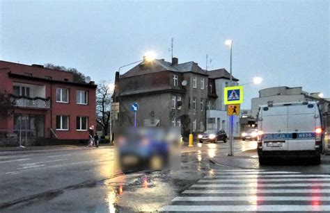 Policjanci Szukaj Kierowcy Srebrnego Mercedesa Z Szyberdachem