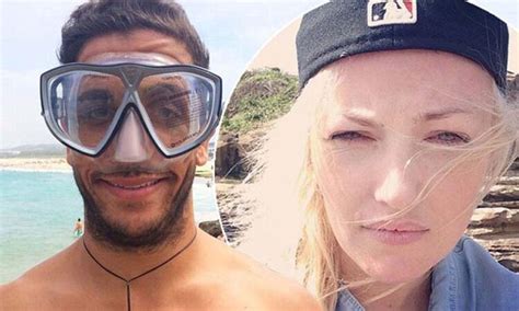 Hot Sexy Kellie Atkinson Bikini Pics