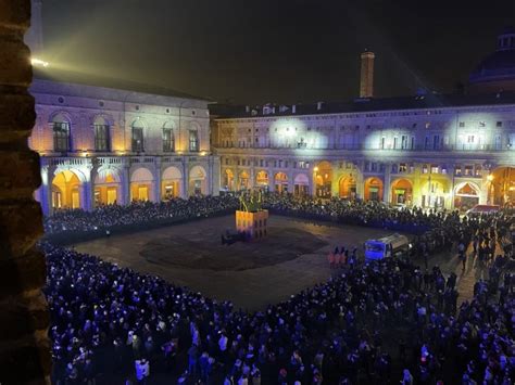 2022 2023 Torna Il Rogo Del Vecchione In Piazza Maggiore