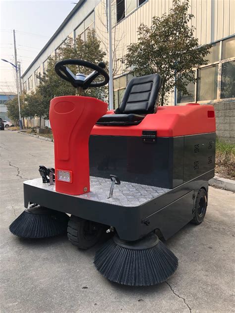 2024 China Mechanical Electric Vacuum Road Cleaning Sweeper China