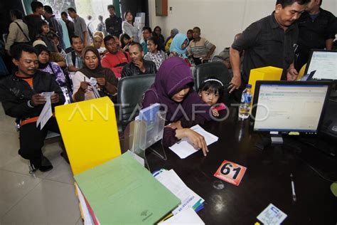 PEMOHON PESERTA BPJS BEKASI ANTARA Foto