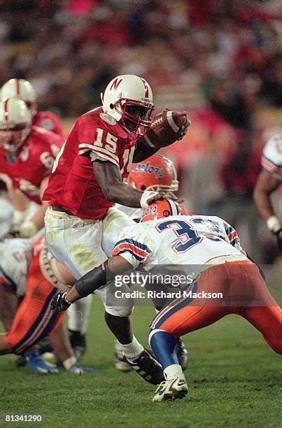 Qb Tommie Frazier Photos And Premium High Res Pictures Getty Images