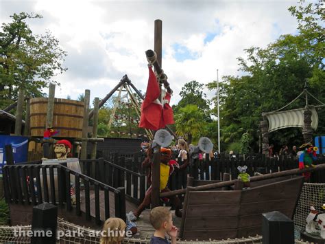 Pirate Shores at LEGOLAND Windsor | Theme Park Archive