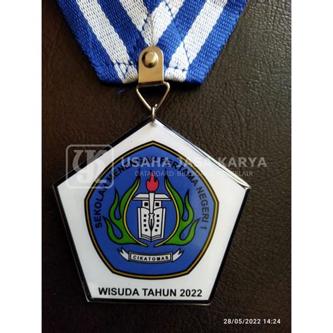 Jual Mendali Wisuda Sekolah Sd Smp Sma Smk Dll Shopee Indonesia