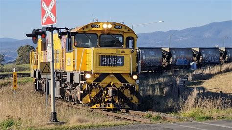 TasRail 2054 2051 46 Coal Train Rounding Western Junction YouTube