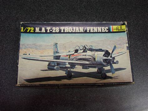 Yahoo オークション Heller 1 72 N A T 28 TROJAN FENNEC プラモデル