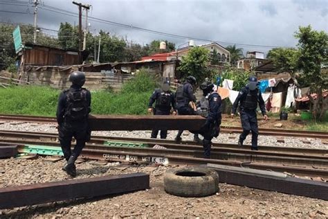 Liberan V As Del Tren Bloqueadas Por Maestros De La Cnte En Michoac N