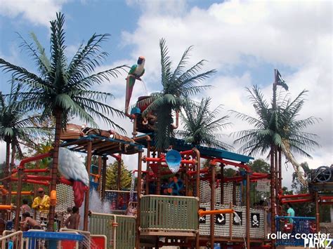 Buccaneer Bay Water Slide At Wetnwild Gold Coast Parkz Theme Parks