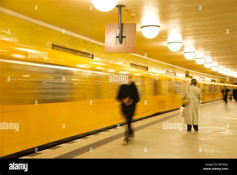 Stations Traffic In Indoor Railways Hi Res Stock Photography And Images