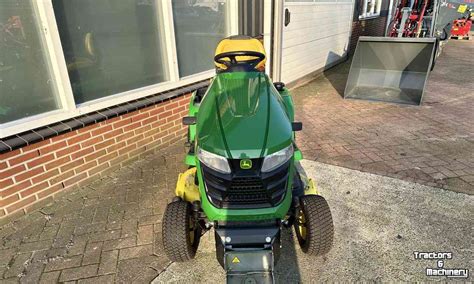 John Deere X Zitmaaier Veegmachine Gebruikte Zelfrijdende Maaier