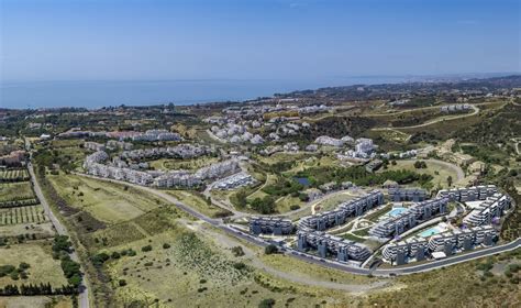 Stunning Bedroom Penthouse With Sea Views In Estepona