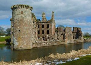 Caerlaverock Castle - A Bit About Britain