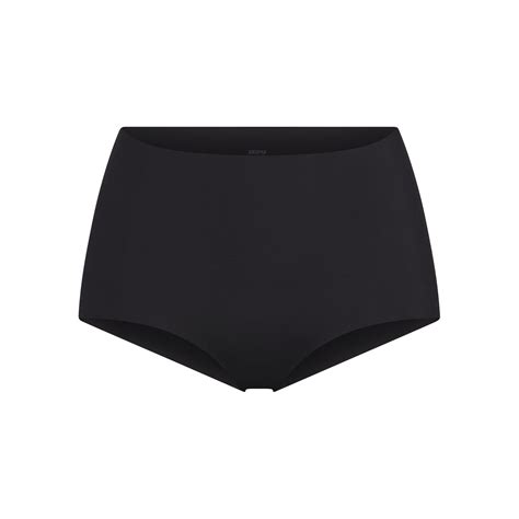 NAKED BOY SHORT ONYX SKIMS