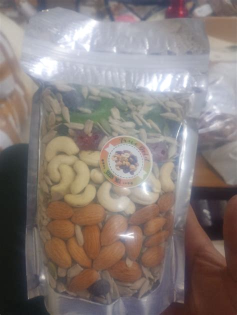 mix dry fruits  kg pyramid traders