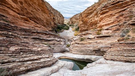 How to Hike the Ernst Tinaja Trail in Big Bend National Park – Earth ...