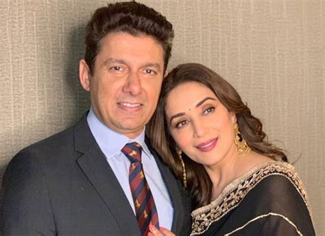 Madhuri Dixits Husband Dr Shriram Nene Surprises Her On Dance Deewane