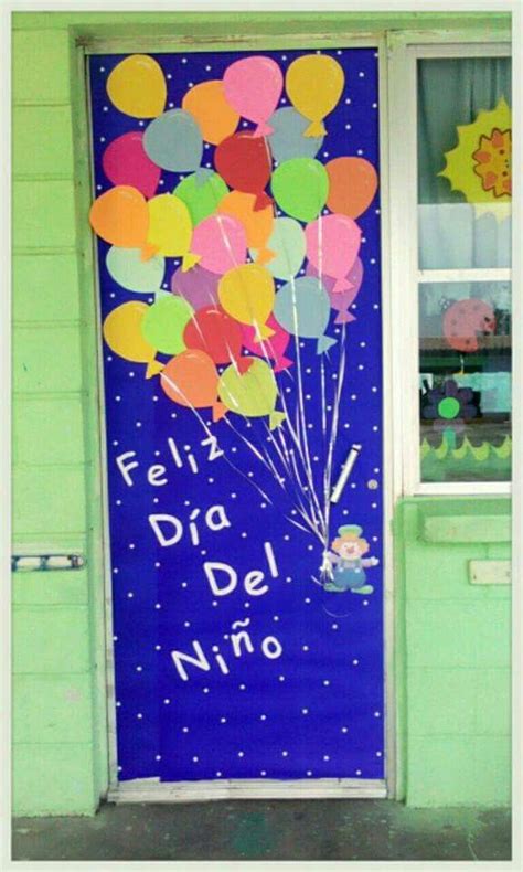 Pin De Perla Arias En Puertas Decoradas Manualidades Dia Del Niño Día Del Niño Decoracion