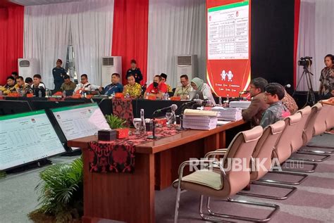 Rapat Pleno Rekapitulasi Suara Pemilu 2024 Tingkat Kabupaten Kuningan