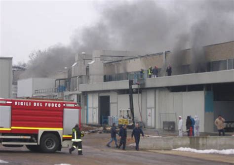 Incendio Tradate VareseNews Foto