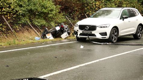 T Dlicher Unfall Auf A Umleitung In L Denscheid Lkw Auflieger