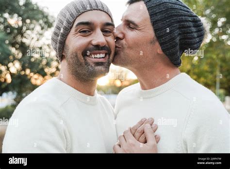 Gay Men Embrace Usa Hi Res Stock Photography And Images Alamy