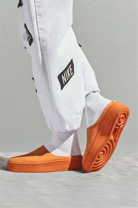 NIKE公式ナイキ レディース エアフォース 1 Lover XX Cinder Orange AO1523 800 AF1