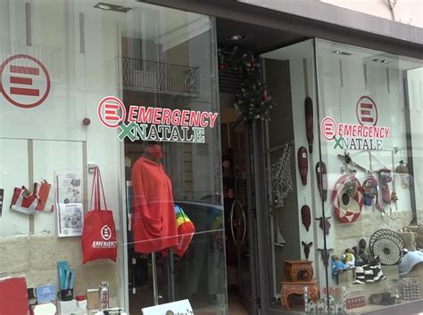 A Bari Il Temporary Shop Emergency Per Idee Regalo Solidali A Natale