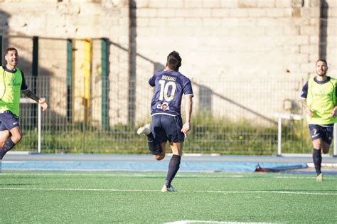 Cavese Corsara A Molfetta Foggia E Banegas Regalano La Vittoria Ai