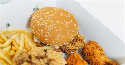 £4 Dominos and £5 KFC: health fears as fast food lunch becomes ...