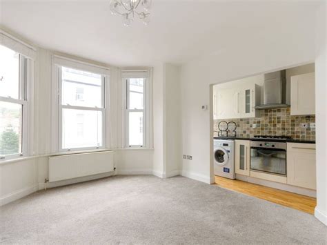 2 Bed Flat For Sale In Waldegrave Road Crystal Palace London Se19