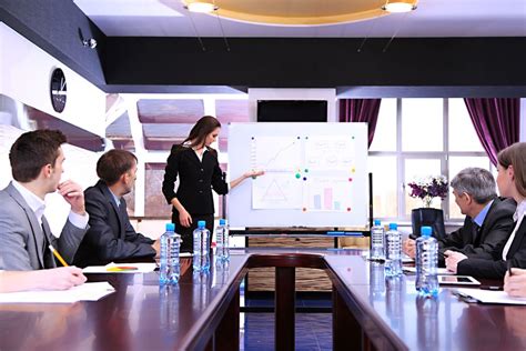 3 Keys For Staying Connected In The Workplace - Work It Daily