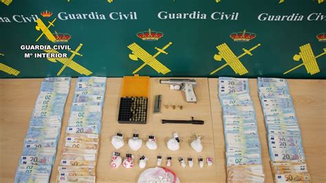 La Guardia Civil Detiene En Santander A Un Hombre Como Presunto Autor De Tráfico De Drogas Y