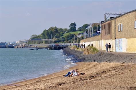 Beautiful October day at the beach in Leigh-on-Sea | Leigh on sea