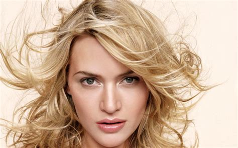 Kate Winslet New Pose Wallpaper Hd Celebrities K Wallpapers Images