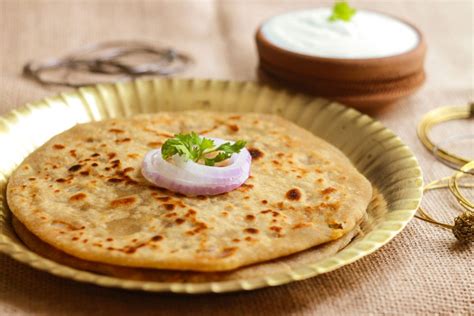 प्याज का परांठा रेसिपी हिंदी में Pyaj Ka Paratha Recipe In Hindi