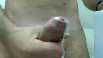 garçon se branle jusqu à ce qu il vienne XVIDEOS