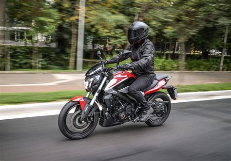 Bajaj lança naked Dominar 250 no Brasil custando R 22 500 SHOPCAR
