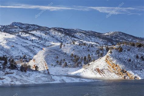 Mountain lake in winter — Stock Photo © PixelsAway #17672995