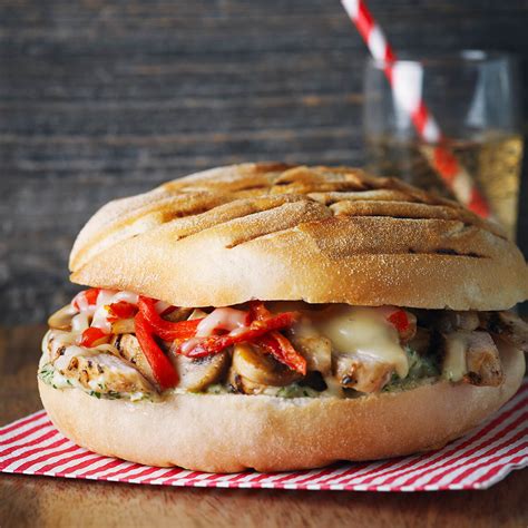 Barbecue Chicken Sandwich | Chicken.ca